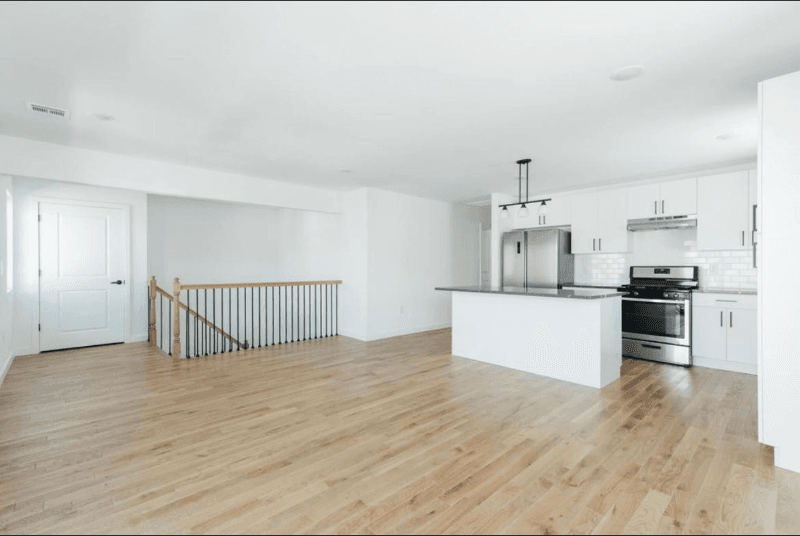 Elizabeth Condo: 716 Seaport Dr