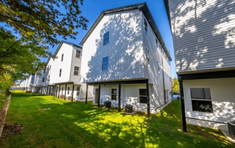 Elizabeth Condo: 716 Seaport Dr