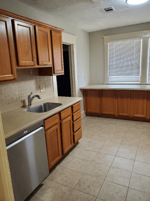 Atlanta House: 1018 Hemphill Ave NW