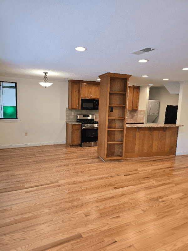 Atlanta Condo: 120 Alden Ave