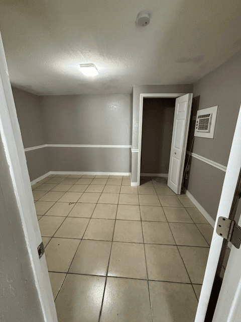 North Fort Myers Other: 1064 N Tamiami Trail