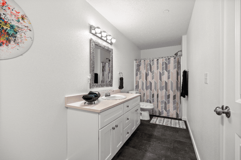 Kellogg Condo: 140 Railroad Avenue