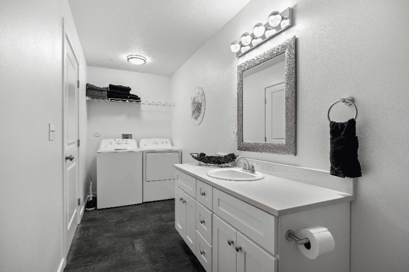 Kellogg Condo: 140 Railroad Avenue