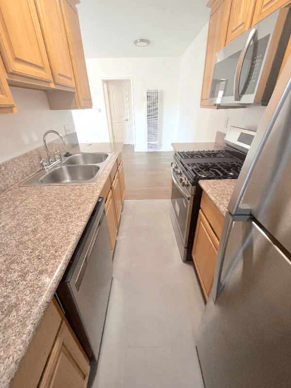Los Angeles Apartment: 10753 Palms Blvd