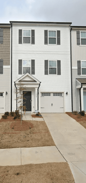 charlotte Single Room: 11009 woodland creek way