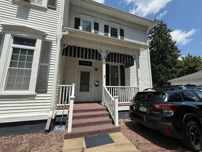 Franklin Apartment: 1140 Buffalo Street