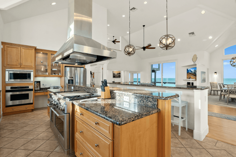 Palm Coast House: 6917 N Ocean Shore Blvd