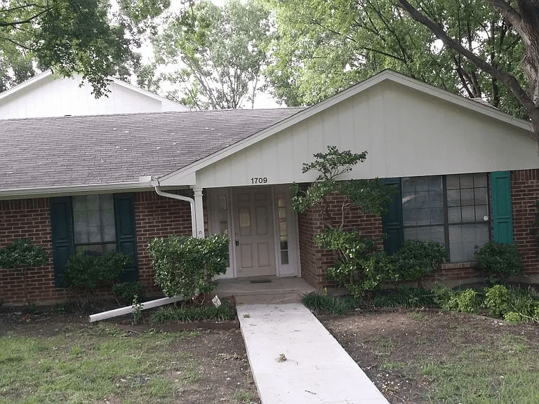 mesquite House: 1709 woodlawn pkwy