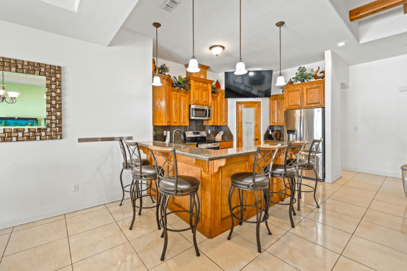 pharr House: 1904 e erica st