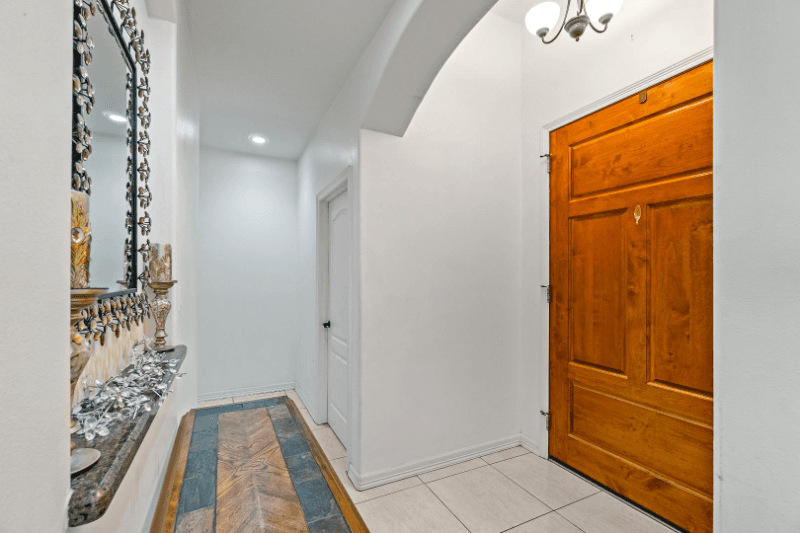 pharr House: 1904 e erica st