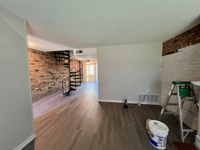Fayetteville Townhome: 280 S Hill Ave