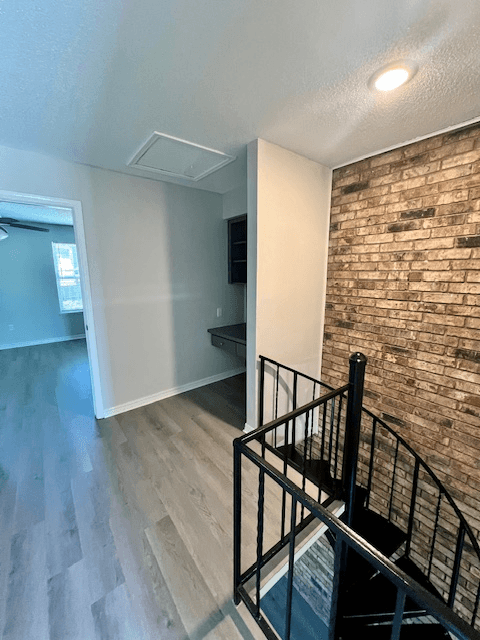 Fayetteville Townhome: 280 S Hill Ave