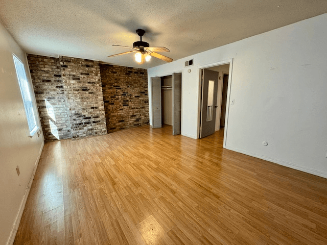 Fayetteville Townhome: 280 S Hill Ave