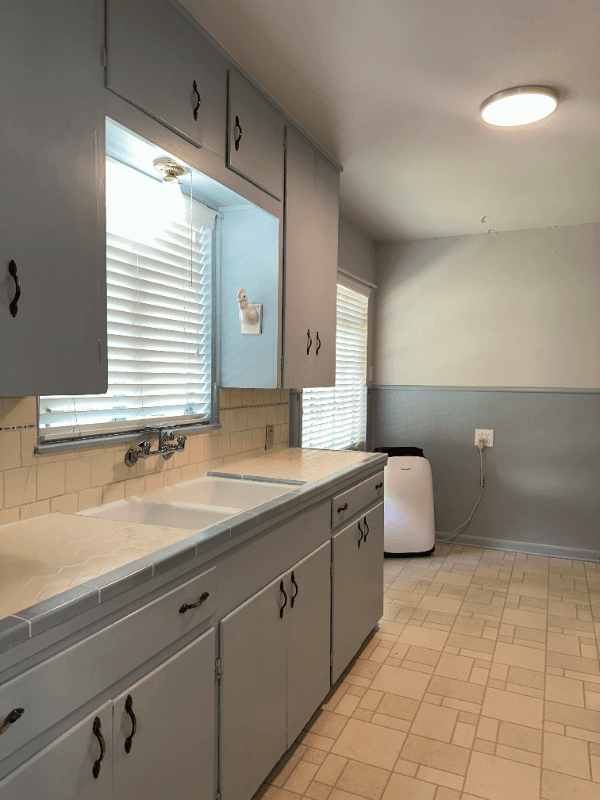 San Antonio House: 322 Altgelt Ave