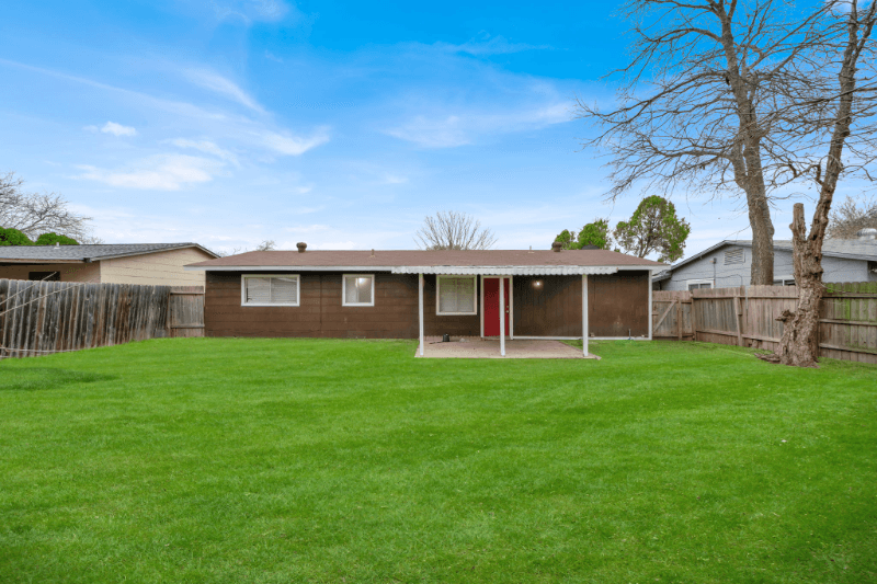 Converse Single Room: 313 Deborah Dr