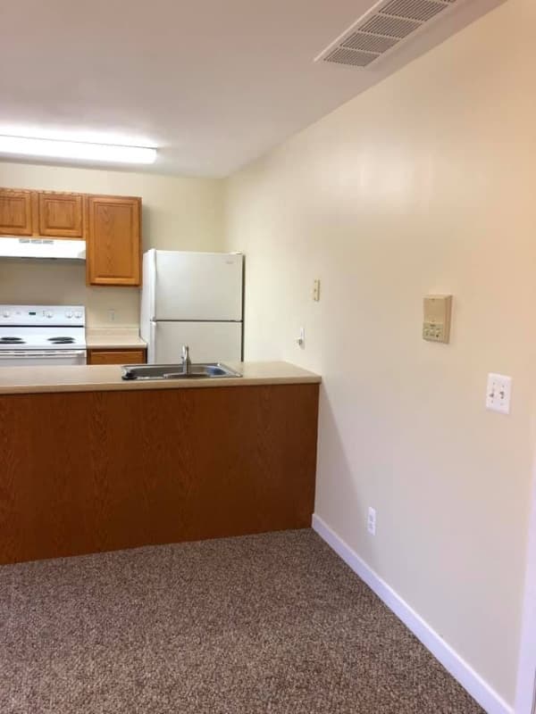 Yale Apartment: 420 North St