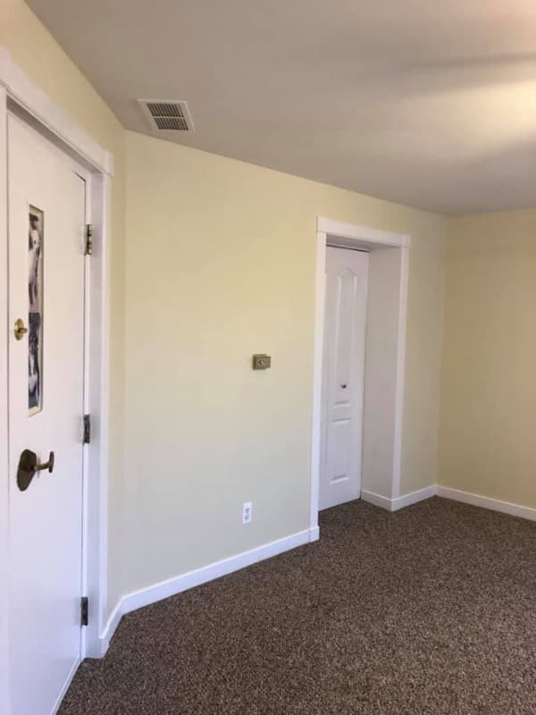 Yale Apartment: 420 North St
