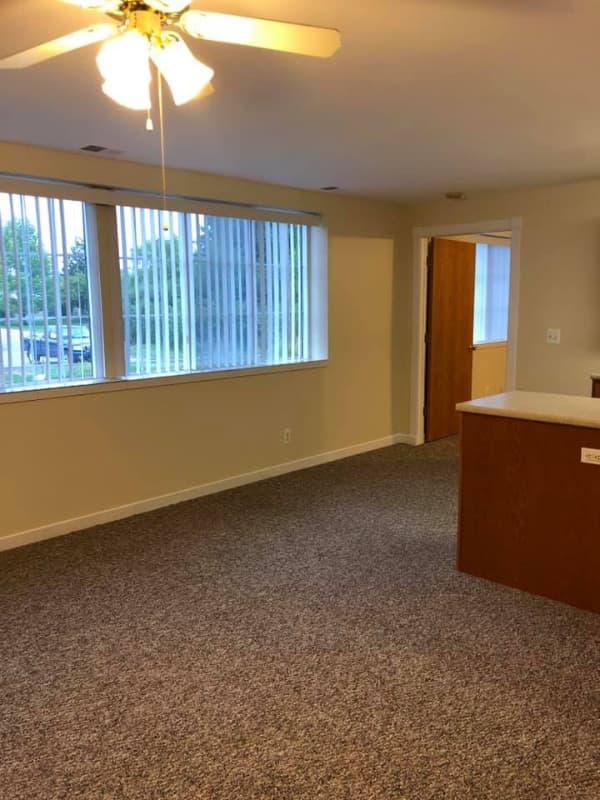 Yale Apartment: 420 North St