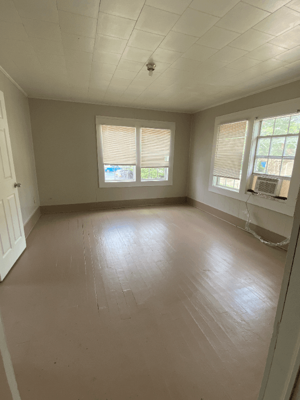 Lafayette House: 505 1/2 E Main Street