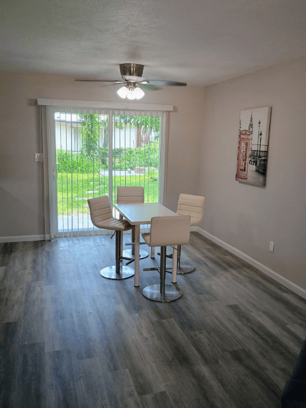 Orlando House: 5834 Forest Grove Blvd