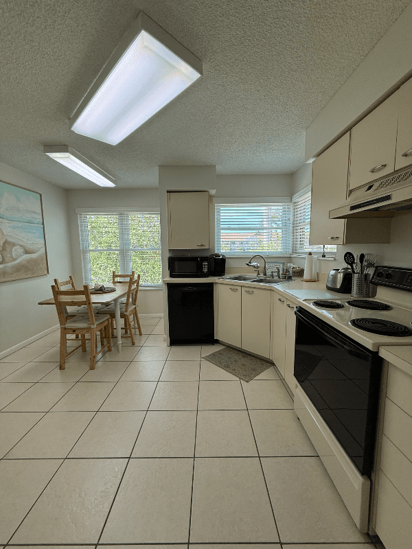 St Pete Beach Condo: 6191 Bahia Del Mar Blvd