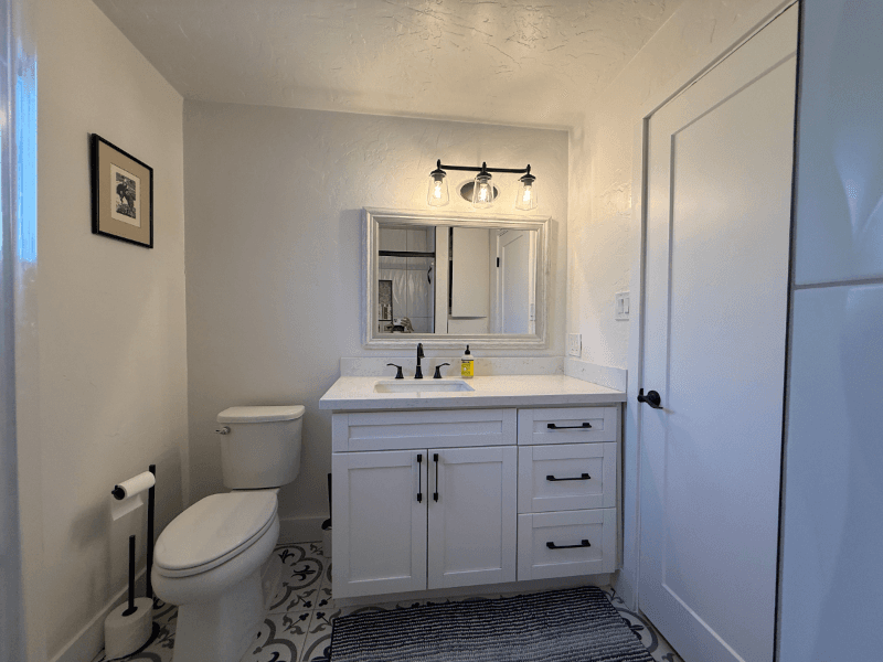 Phoenix Single Room: 920 E Colter Street