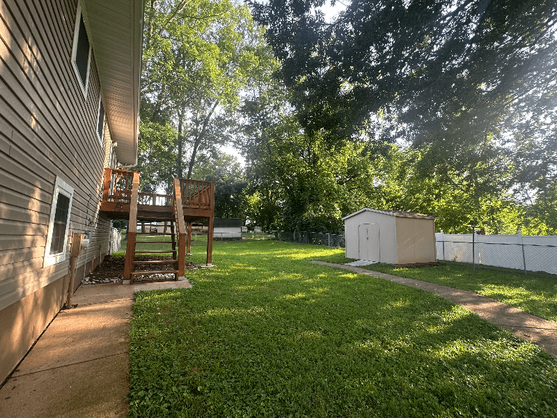 Farmington House: 25 Ava Ct.