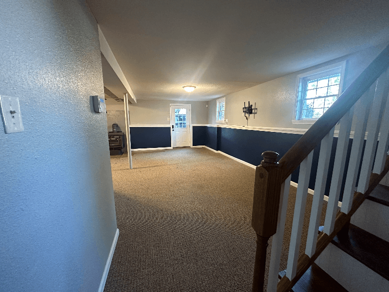 Farmington House: 25 Ava Ct.