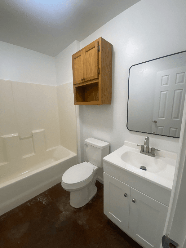 Maurice Multiplex: 8233 Baudoin Rd Unit B