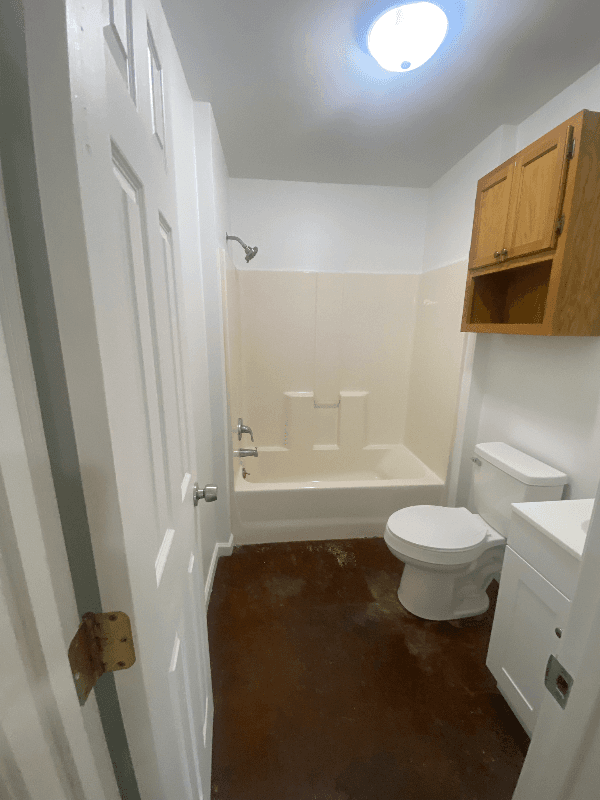 Maurice Multiplex: 8233 Baudoin Rd Unit B