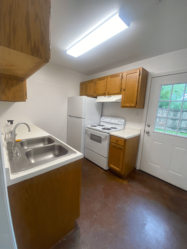 Maurice Multiplex: 8233 Baudoin Rd Unit B