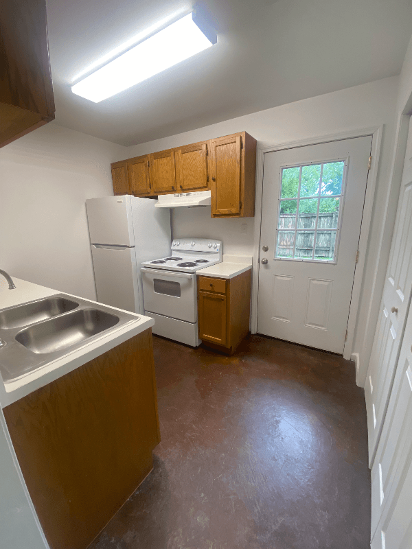 Maurice Multiplex: 8233 Baudoin Rd Unit B