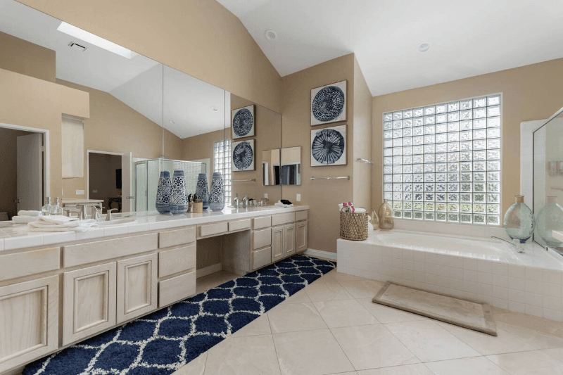 La Quinta House: 56980 Merion