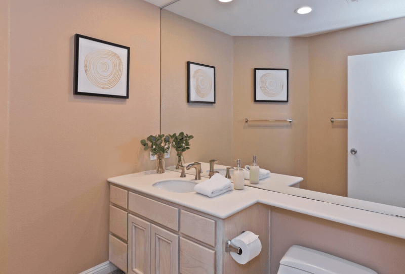La Quinta House: 56980 Merion