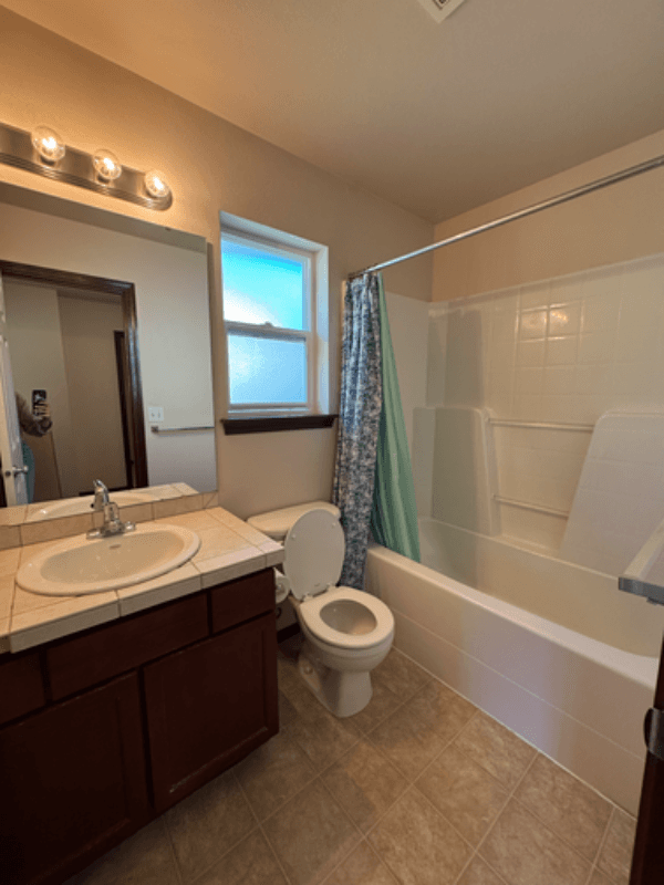 Everett Single Room: 5624 8th Dr W