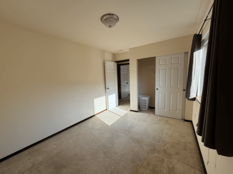 Everett Single Room: 5624 8th Dr W
