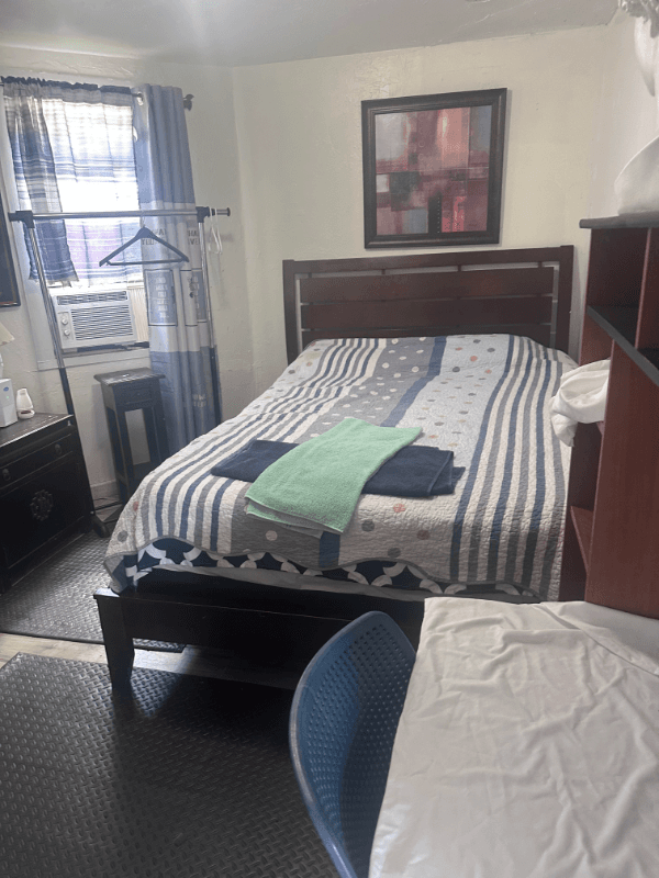 Dania Beach House: 233 NW 5th Avenue