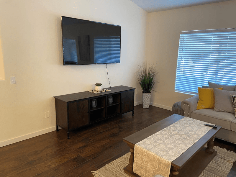 La Quinta House: 44270 Camino Lavanda