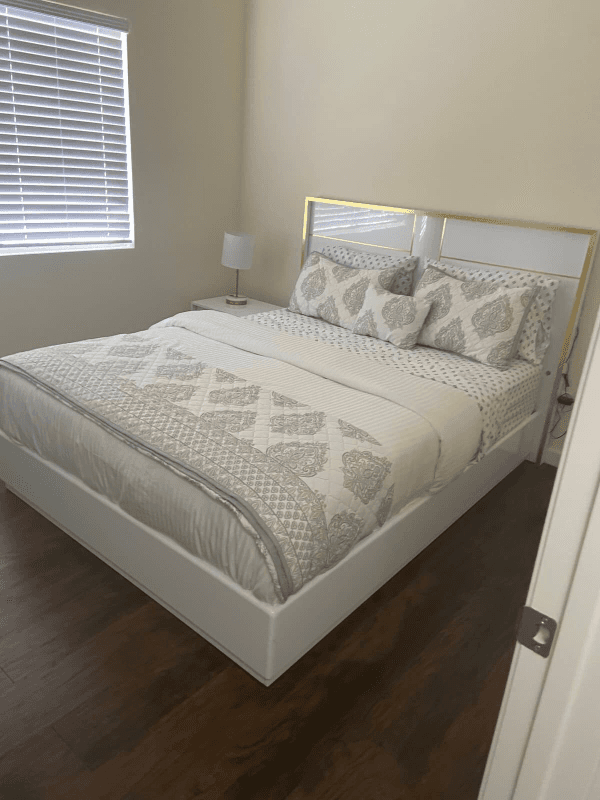La Quinta House: 44270 Camino Lavanda