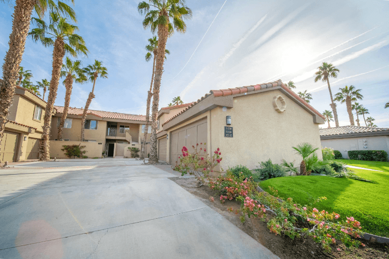 La Quinta Condo: 55430 Laurel Valley