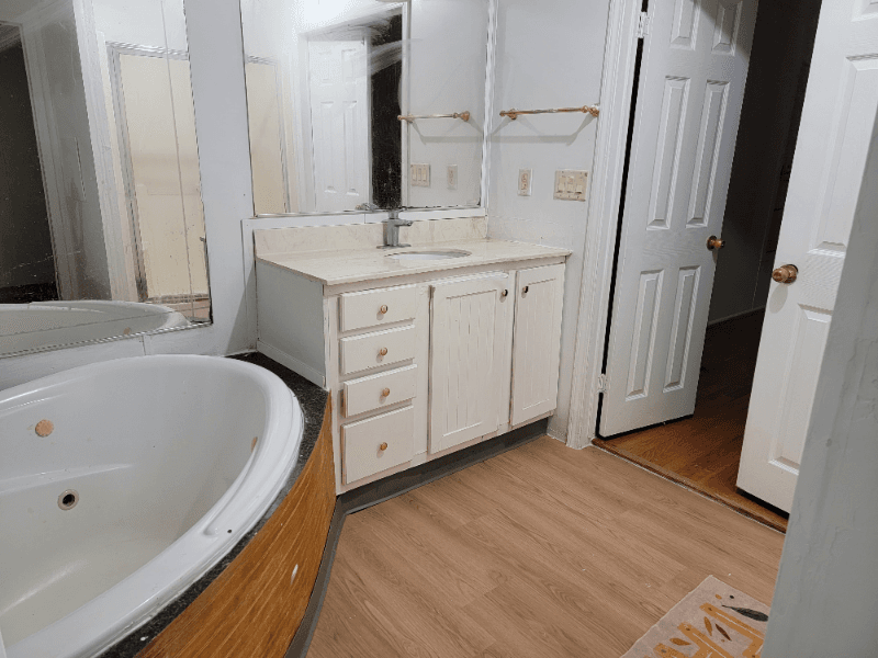 Apex House: 8936 Turner Drive