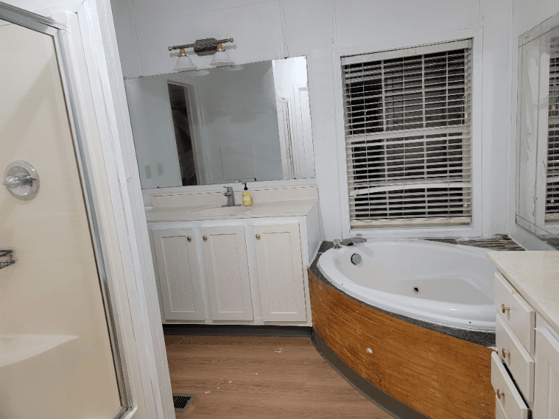 Apex House: 8936 Turner Drive