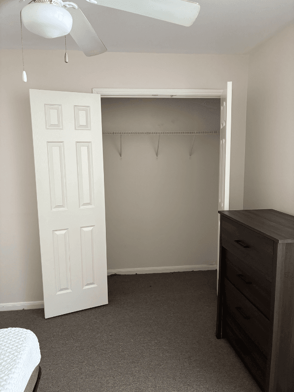Hempstead Single Room: 23297 High Point St
