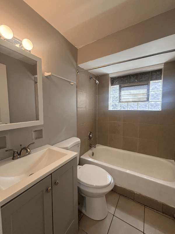 Chicago Apartment: 6435-6437 S Evans Ave