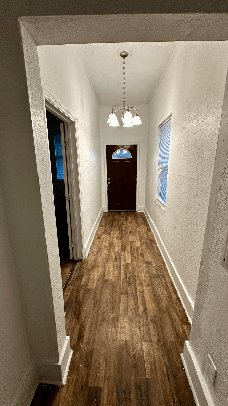 Jacksonville House: 1267 W 4th St