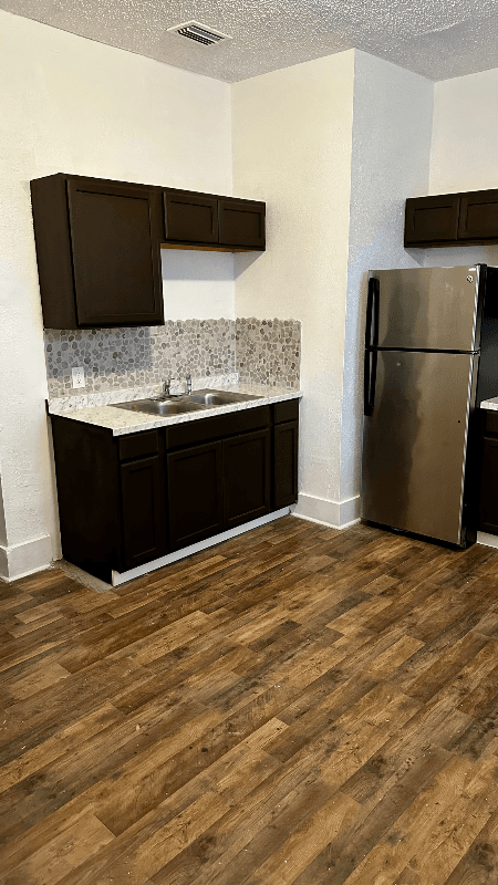 Jacksonville House: 1267 W 4th St