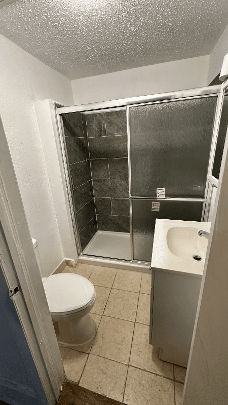 Jacksonville House: 1267 W 4th St