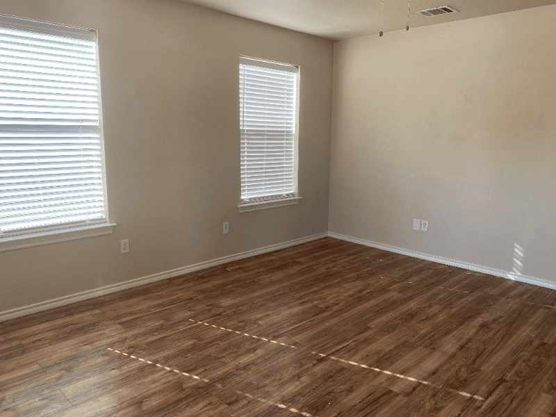 Godley Apartment: 108 N Sixth Street