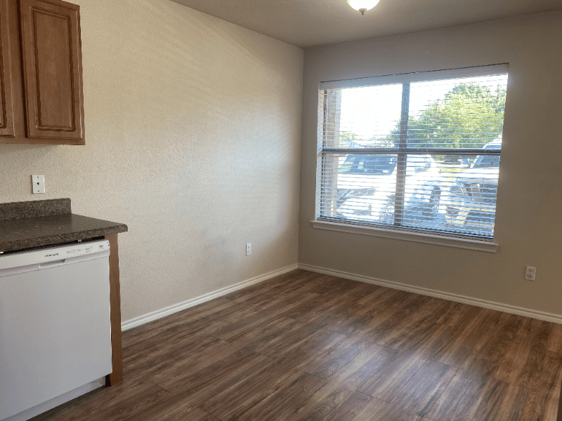 Godley Apartment: 108 N Sixth Street