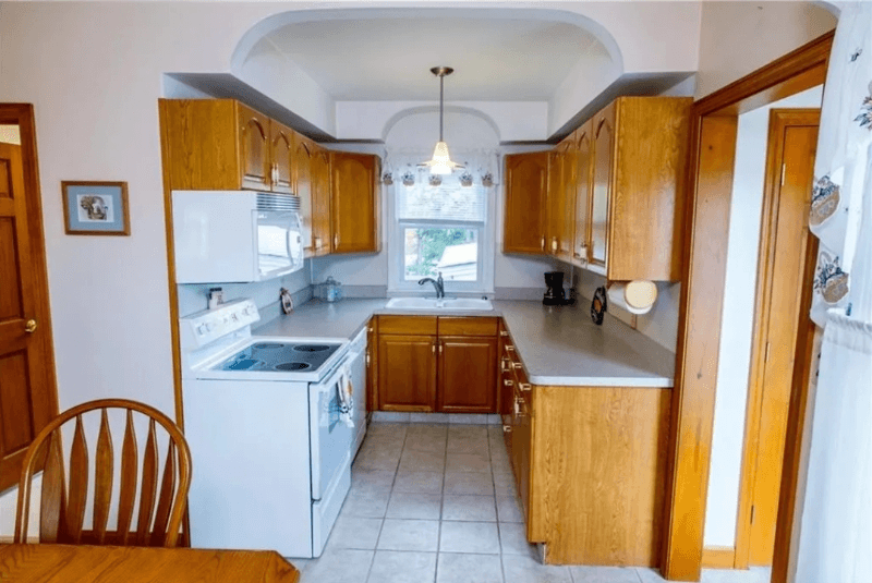 Woonsocket House: 57 Kennedy Street